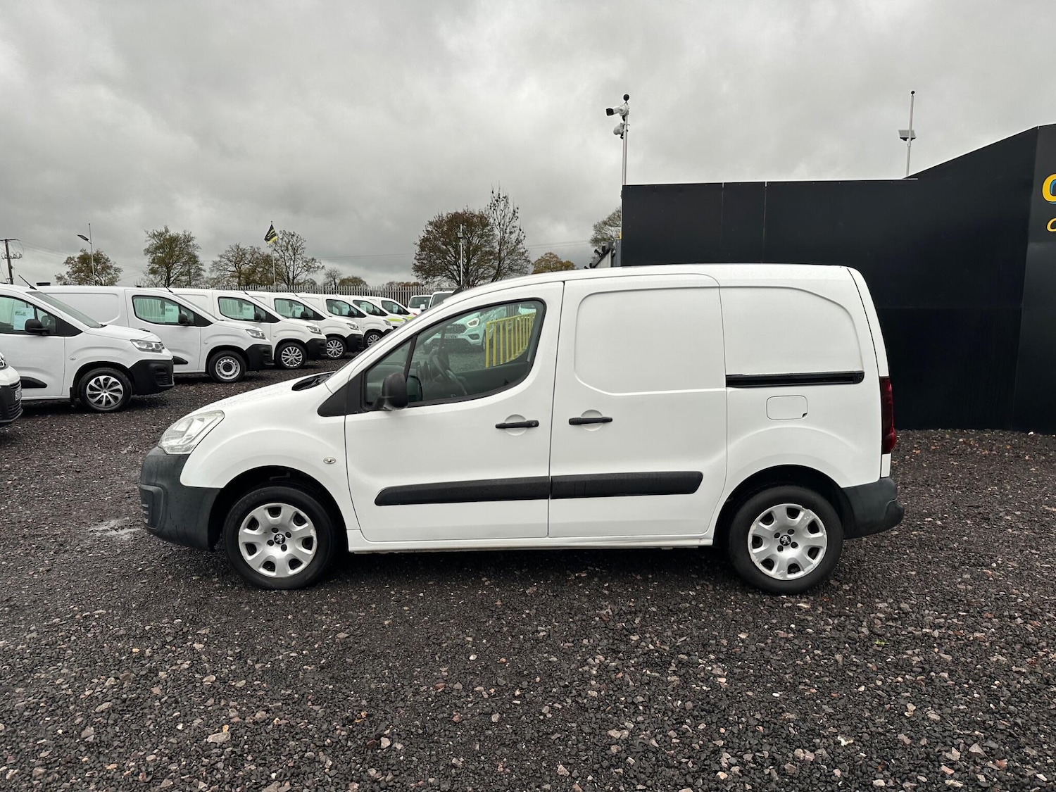 Used Peugeot Partner 2017 for sale - 76765754: Photo 5