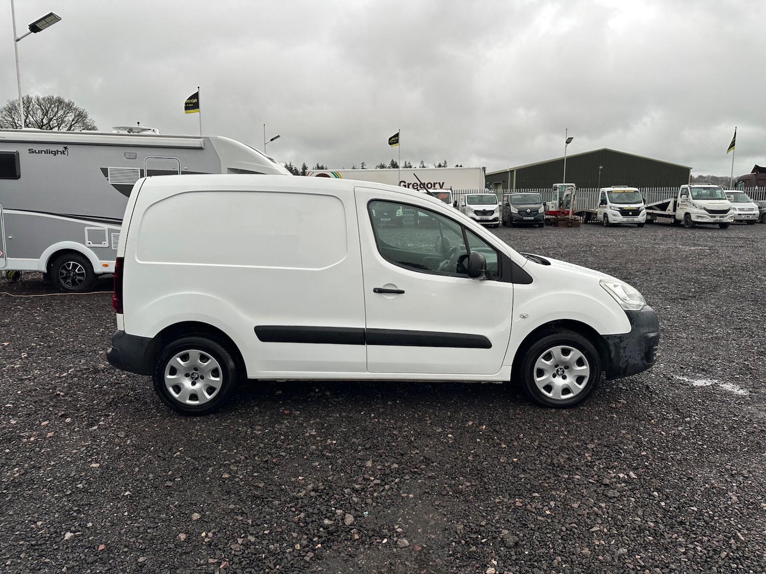 Used Peugeot Partner 2017 for sale - 76765754: Photo 9