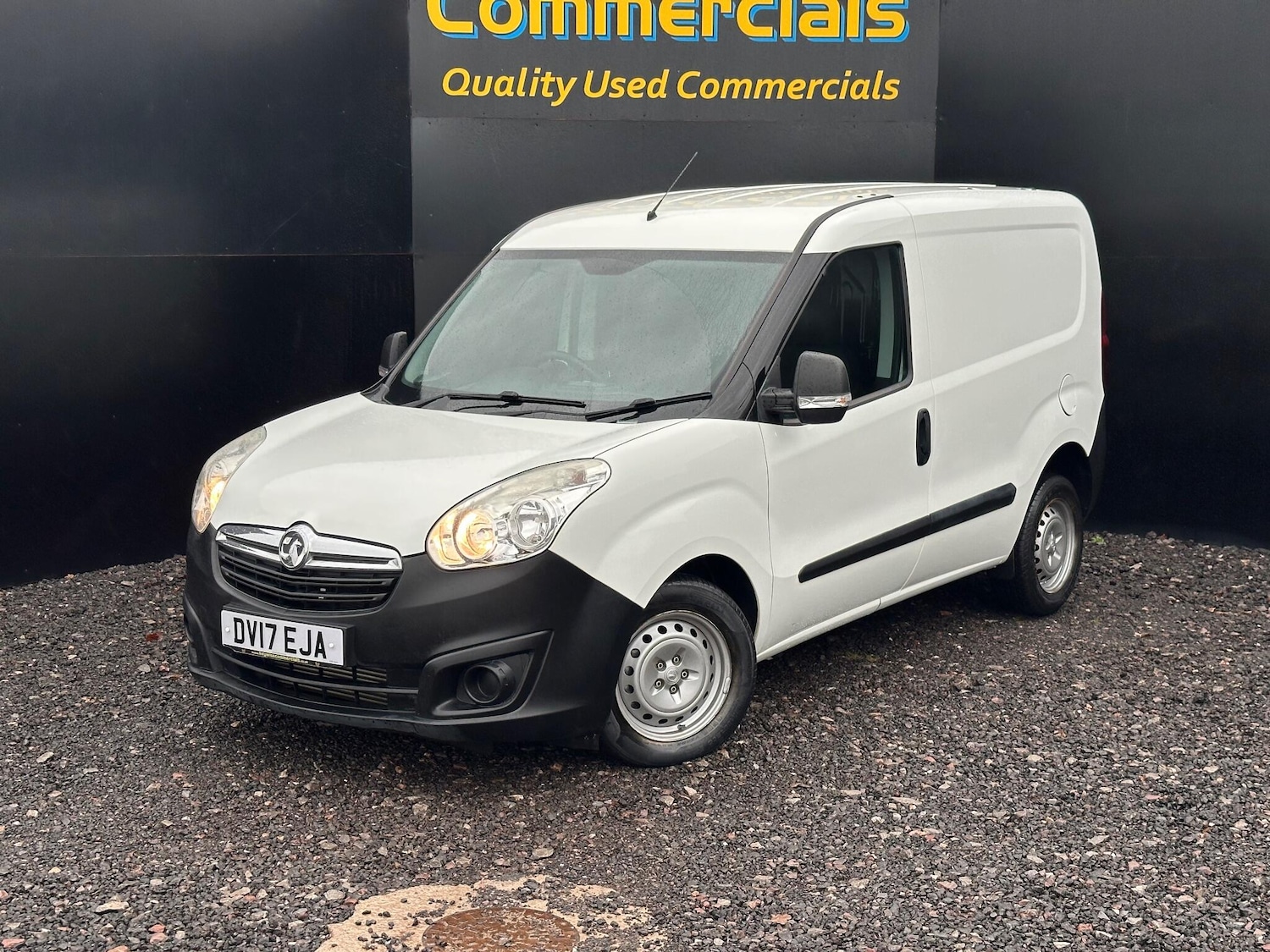 Used Vauxhall Combo 2017 for sale - 76952858: Photo 3