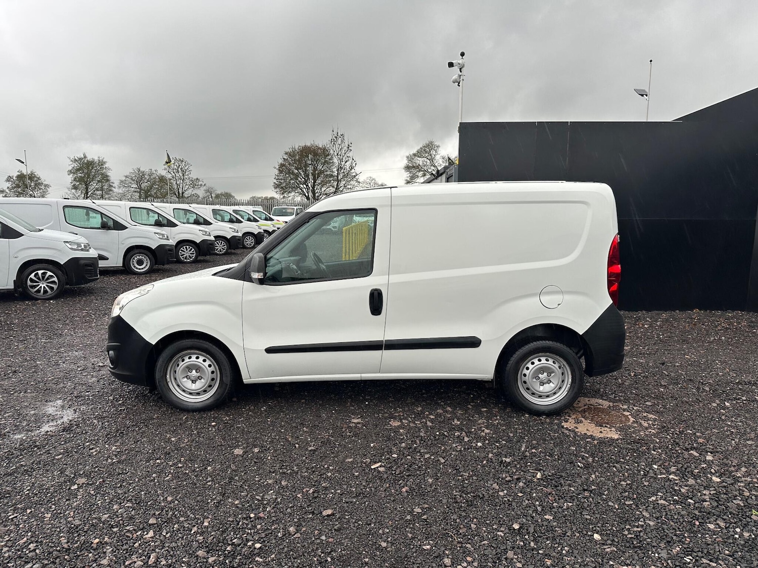 Used Vauxhall Combo 2017 for sale - 76952858: Photo 5