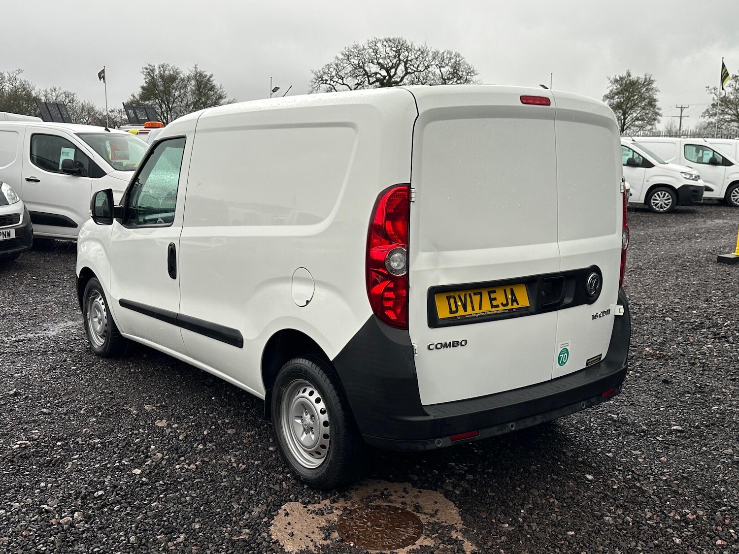 Used Vauxhall Combo 2017 for sale - 76952858: Photo 6