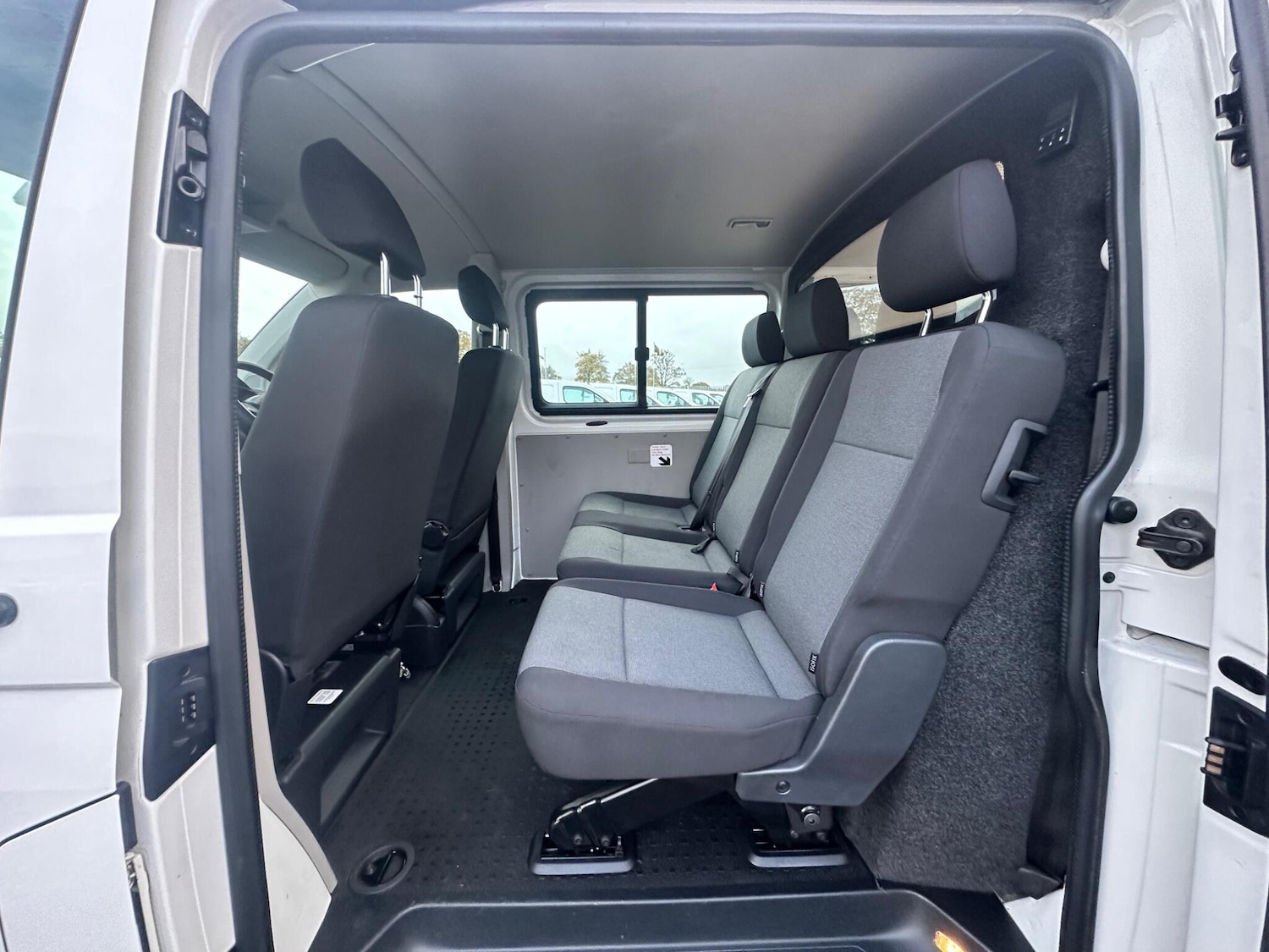 Used Volkswagen Transporter 2018 for sale - 76484773: Photo 19