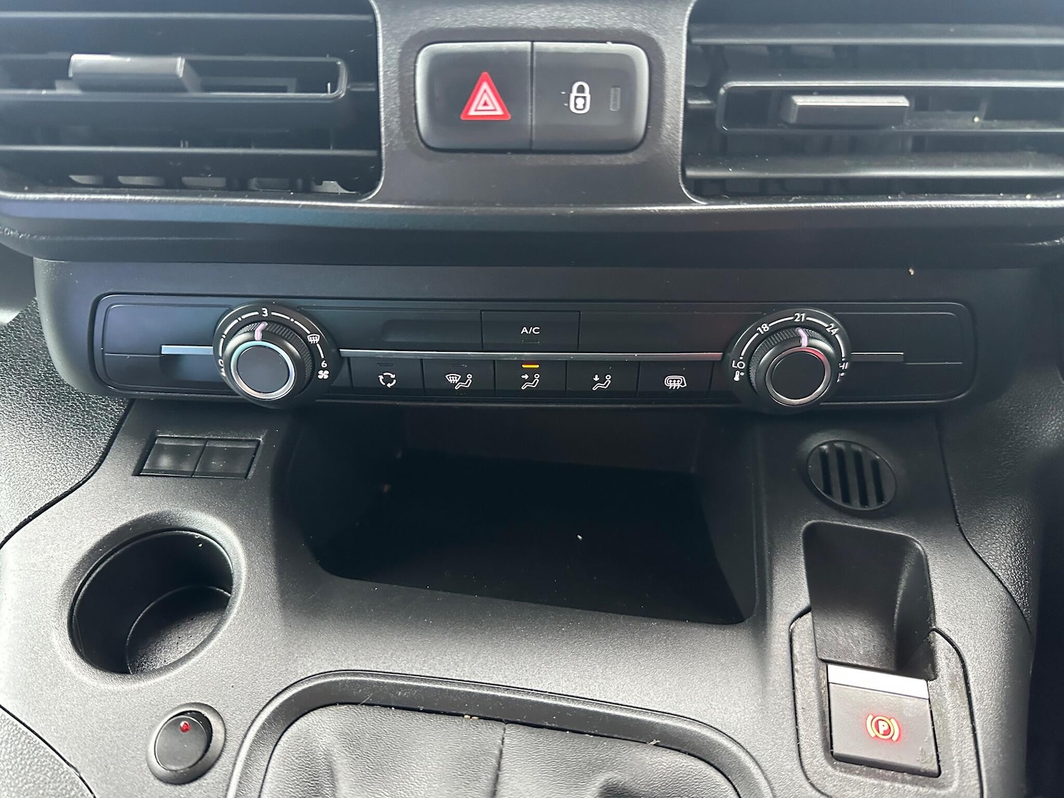 Used Citroen Berlingo 2020 for sale - 76952836: Photo 25