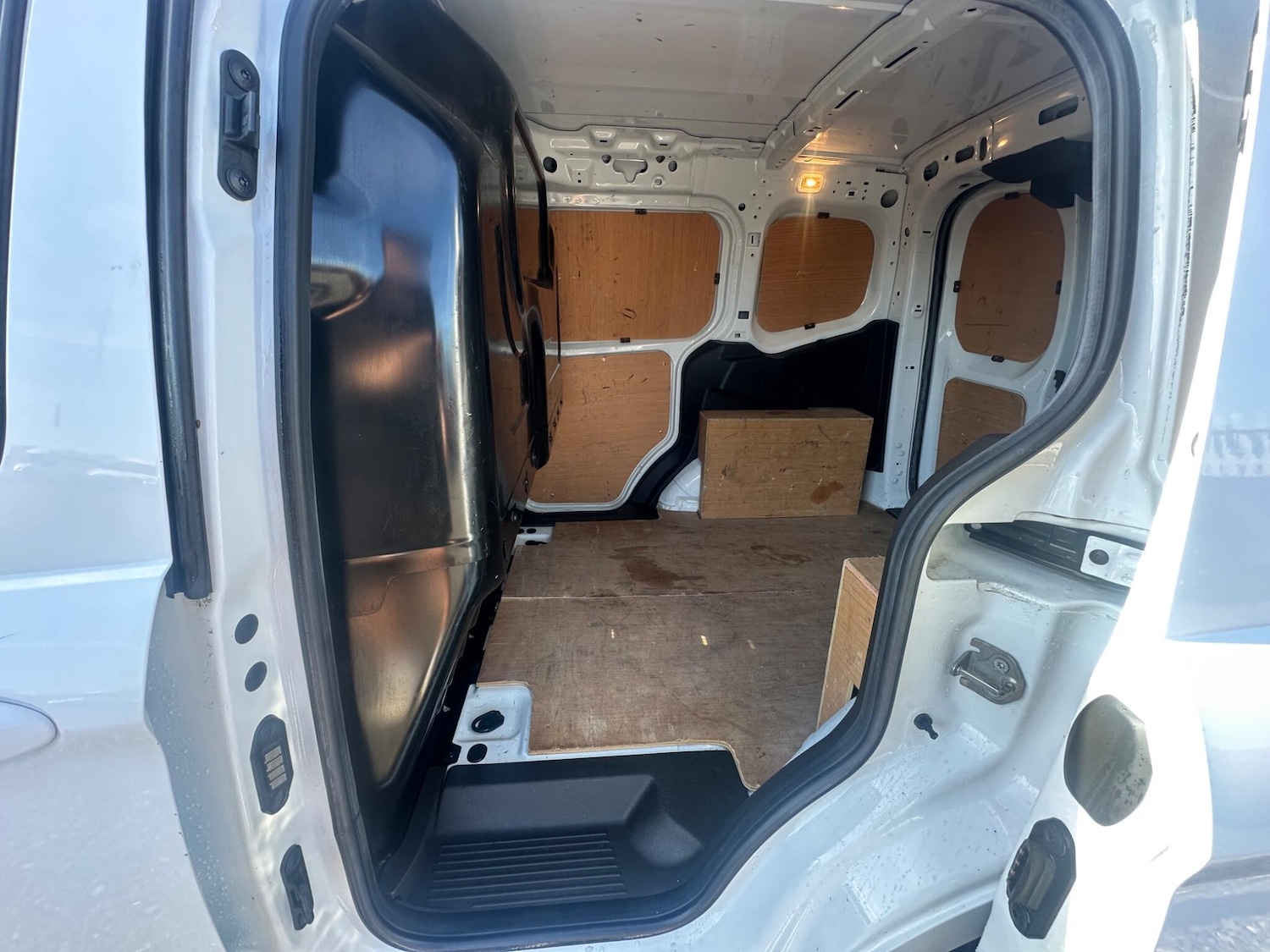 Used Ford Transit Courier 2020 for sale - 76485768: Photo 27