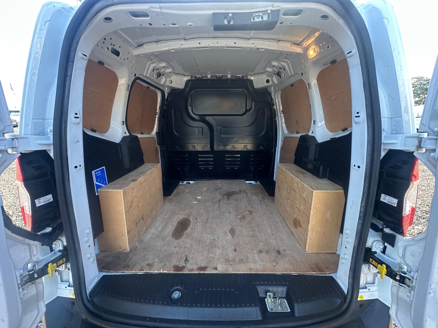 Used Ford Transit Courier 2020 for sale - 76485768: Photo 29