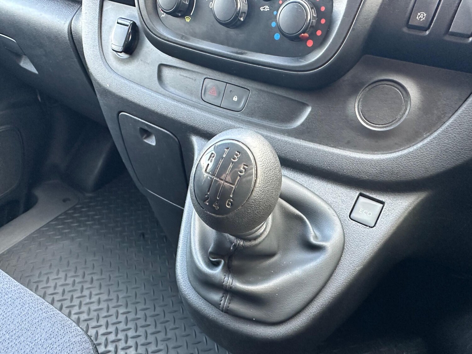 Used Vauxhall Vivaro for sale - 77574160: Photo 25