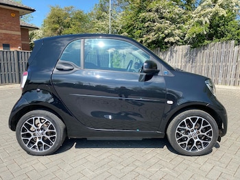 Used smart fortwo 2022 for sale - 76324638: Photo