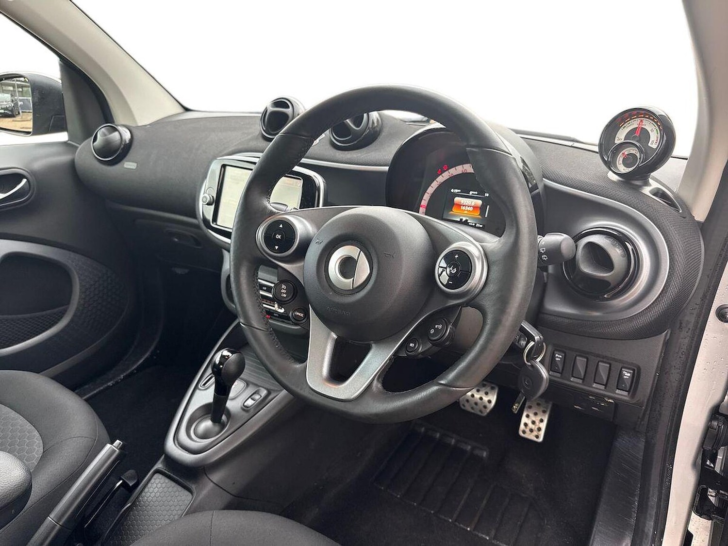 Used smart fortwo 2021 for sale - 76324640: Photo 15