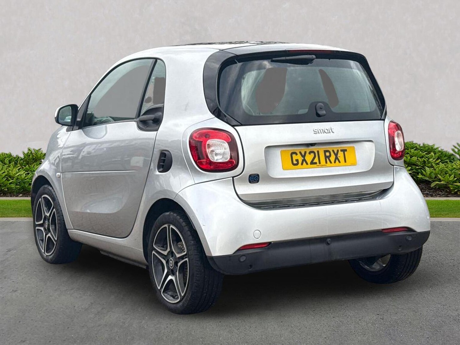 Used smart fortwo 2021 for sale - 76324640: Photo 2
