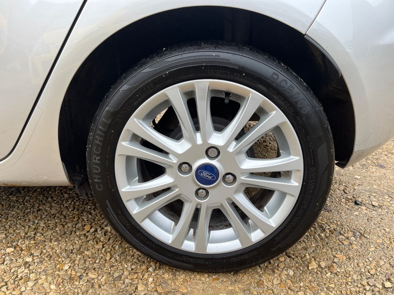 Used Ford Fiesta 2013 for sale - 76863622: Photo 3