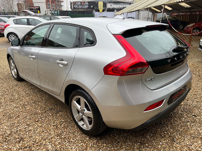 Used Volvo V40 2013 for sale - 77328833: Photo 2