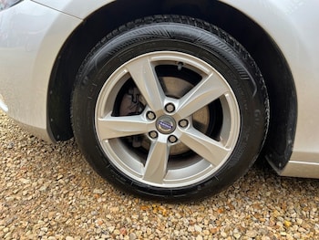 Used Volvo V40 2013 for sale - 77328833: Photo