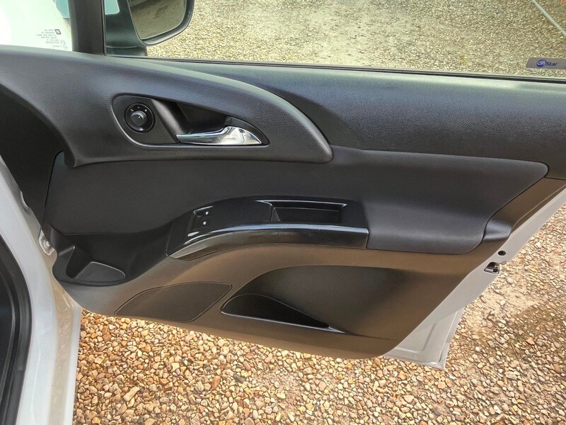 Used Vauxhall Meriva 2017 for sale - 78111543: Photo 9