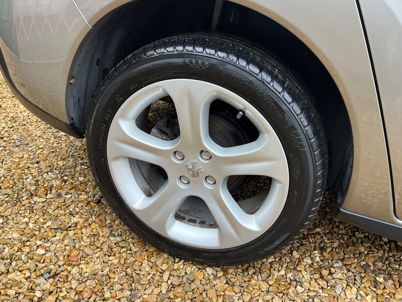 Used Peugeot 3008 2013 for sale - 77288769: Photo 3