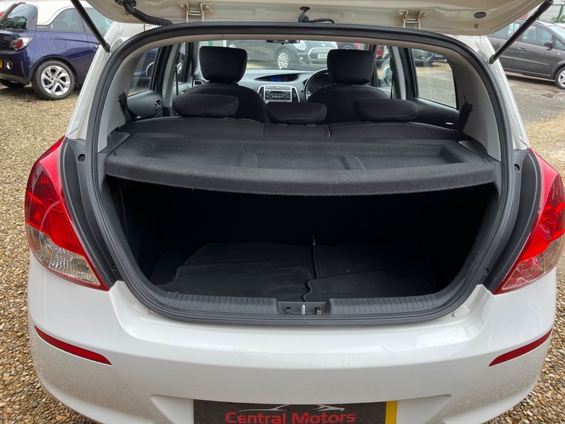 Used Hyundai i20 2014 for sale - 77328881: Photo 14