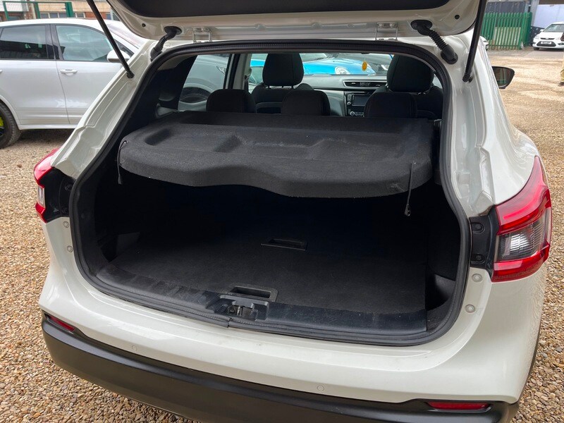 Used Nissan Qashqai 2018 for sale - 78102297: Photo 15