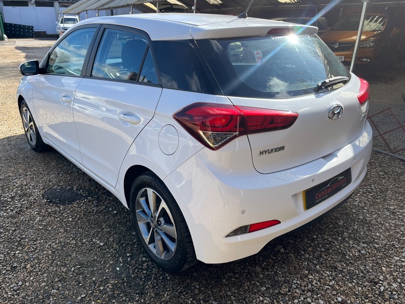 Used Hyundai i20 2015 for sale - 78102294: Photo 2
