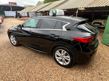 Used Infiniti Q30 2017 for sale - 78781698: Photo
