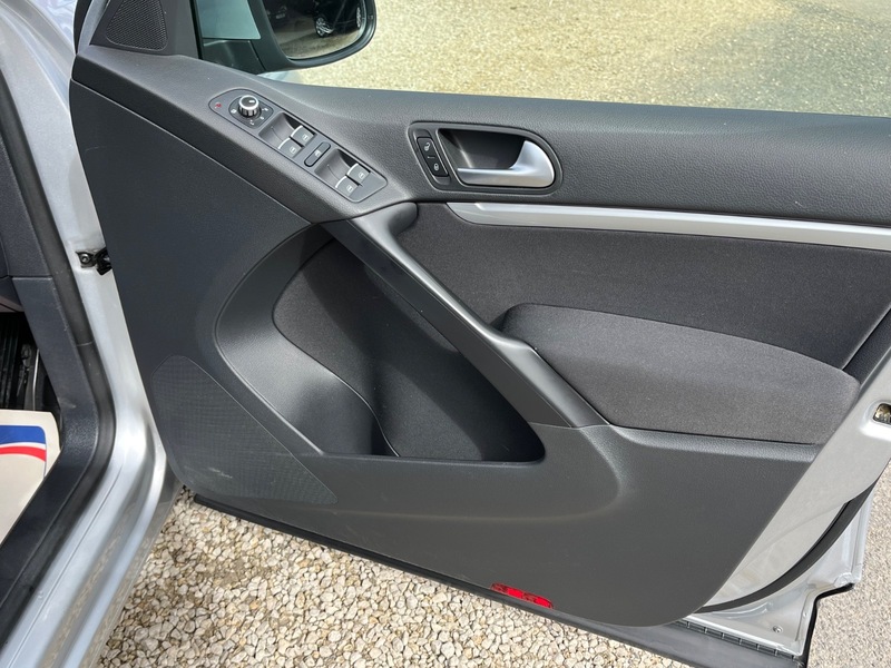 Used Volkswagen Tiguan 2014 for sale - 76863652: Photo 11