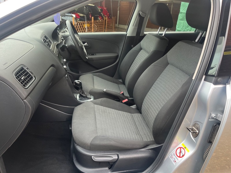 Used Volkswagen Polo 2010 for sale - 76863645: Photo 5