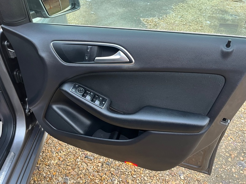 Used Mercedes-Benz B Class 2014 for sale - 77201029: Photo 9