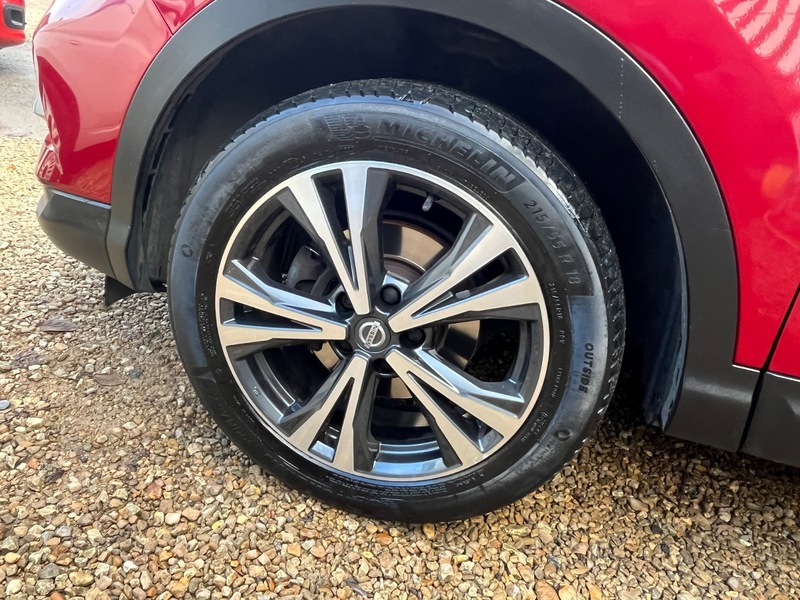 Used Nissan Qashqai 2017 for sale - 76962901: Photo 3