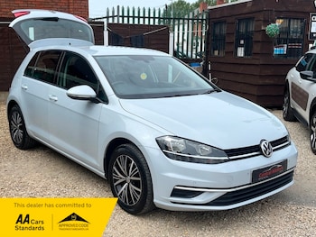Used Volkswagen Golf 2017 for sale - 78513994: Photo