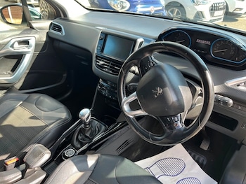 Used Peugeot 2008 2016 for sale - 78316180: Photo