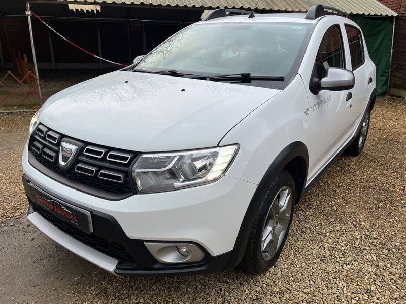 Used Dacia Sandero Stepway 2017 for sale - 77288744: Photo 12