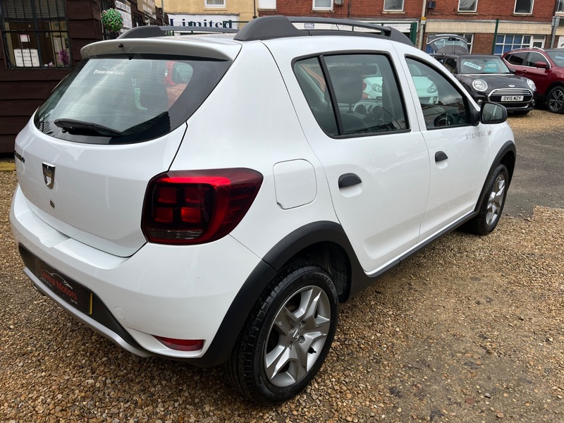 Used Dacia Sandero Stepway 2017 for sale - 77288744: Photo 13