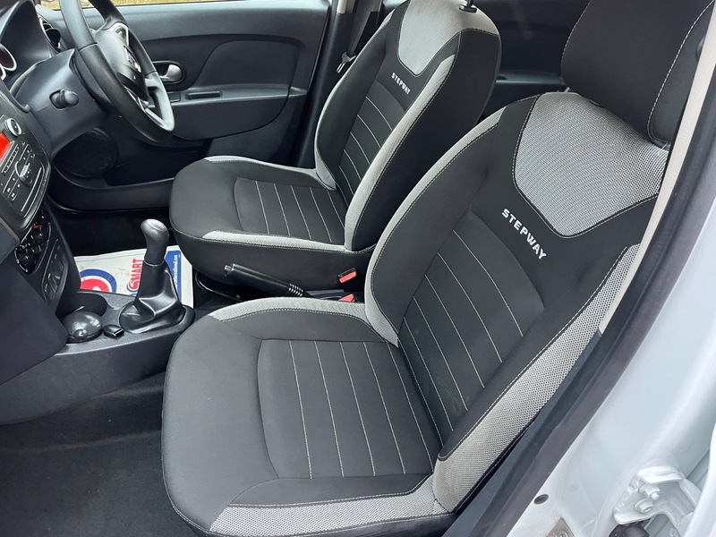 Used Dacia Sandero Stepway 2017 for sale - 77288744: Photo 4