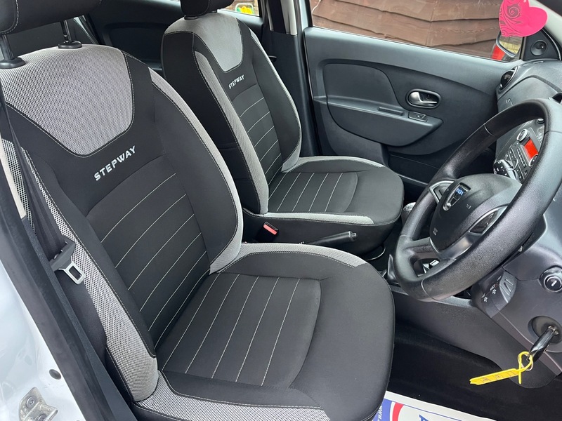 Used Dacia Sandero Stepway 2017 for sale - 77288744: Photo 8