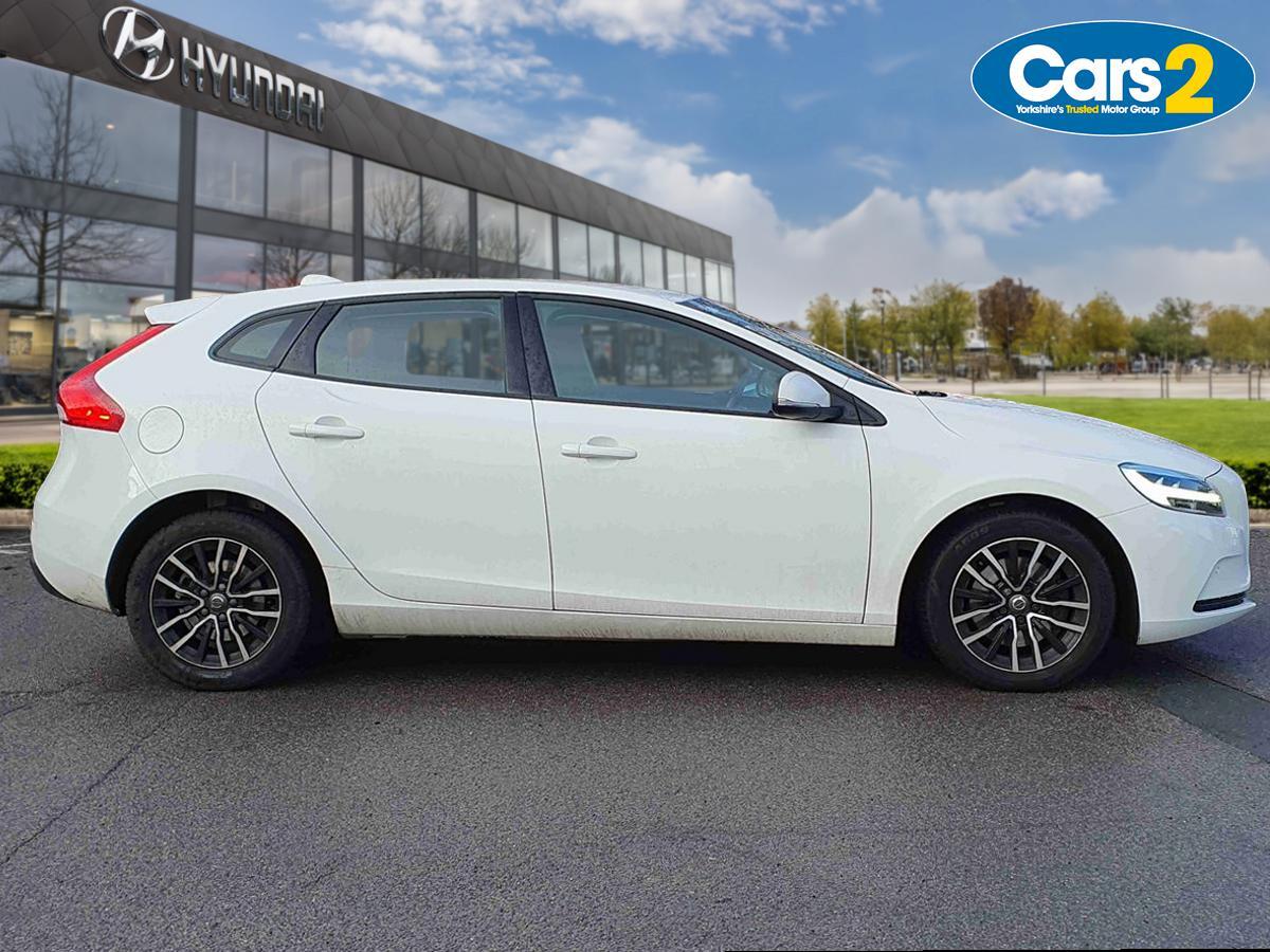 Used Volvo V40 2019 for sale - 77205651: Photo 2