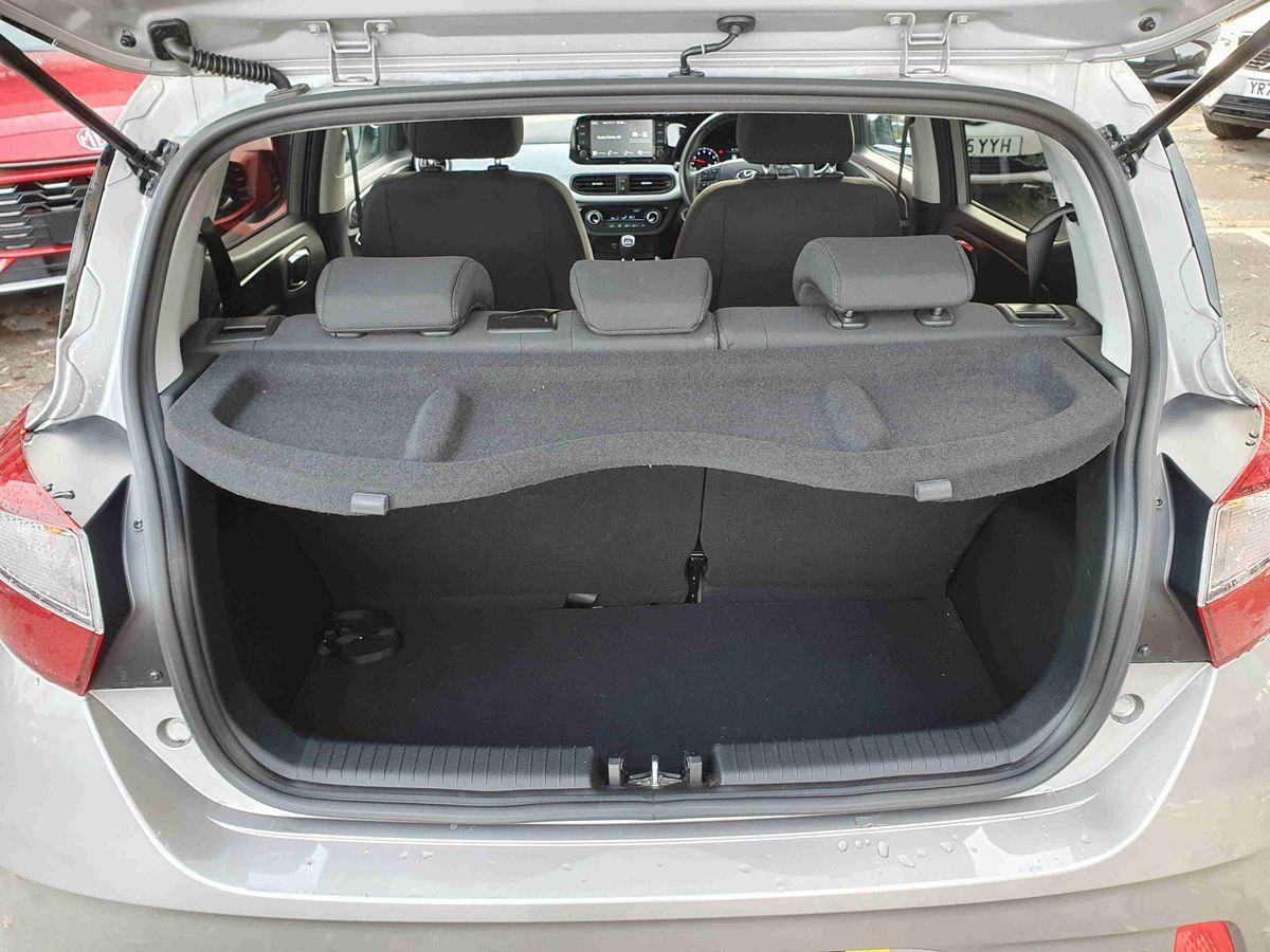 Used Hyundai i10 2023 for sale - 76717238: Photo 18