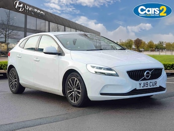 Used Volvo V40 2019 for sale - 77307422: Photo
