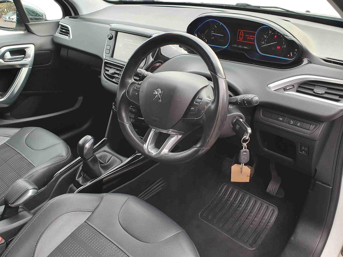 Used Peugeot 2008 2015 for sale - 76487157: Photo 10