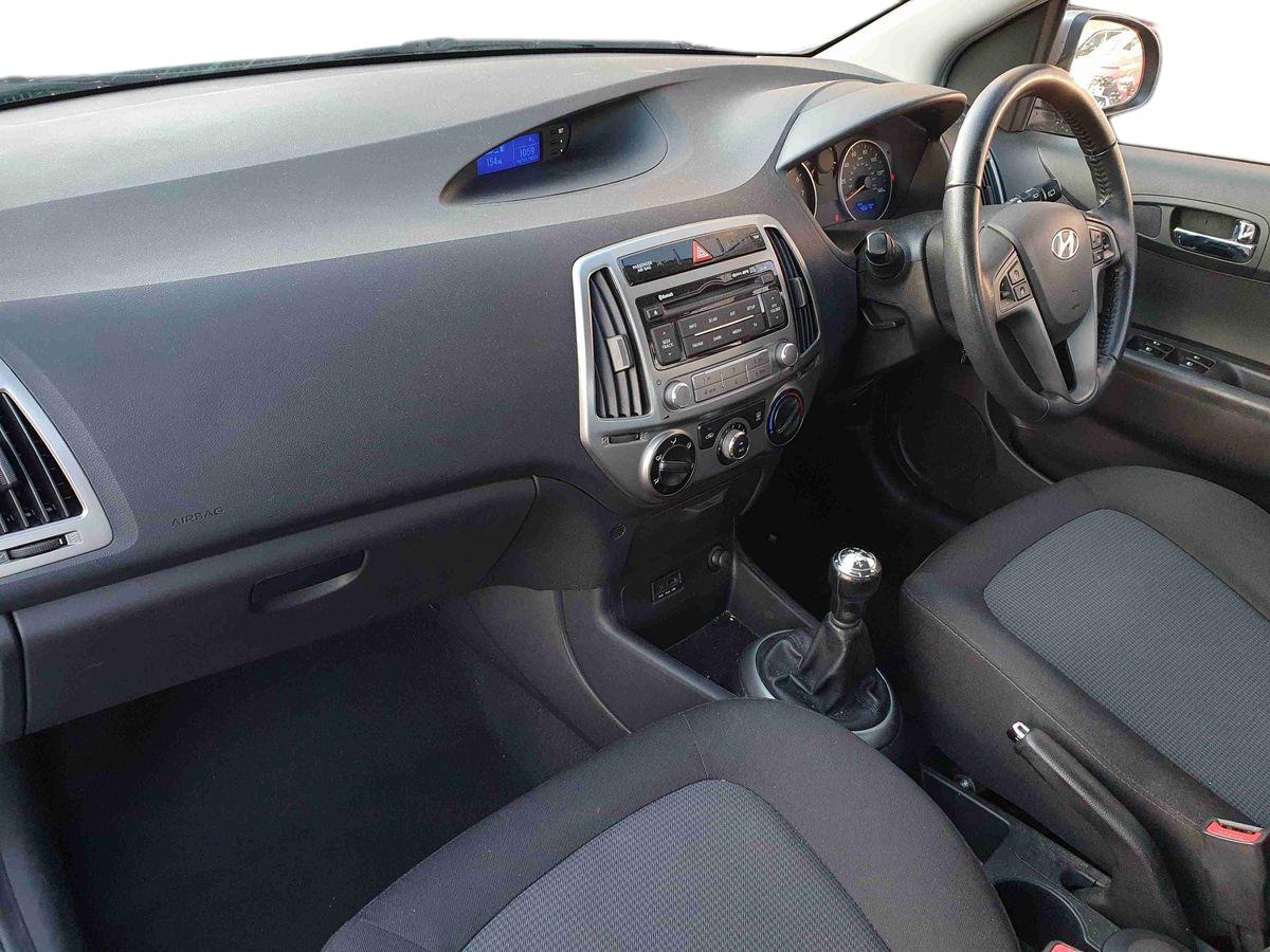 Used Hyundai i20 2014 for sale - 76901384: Photo 15