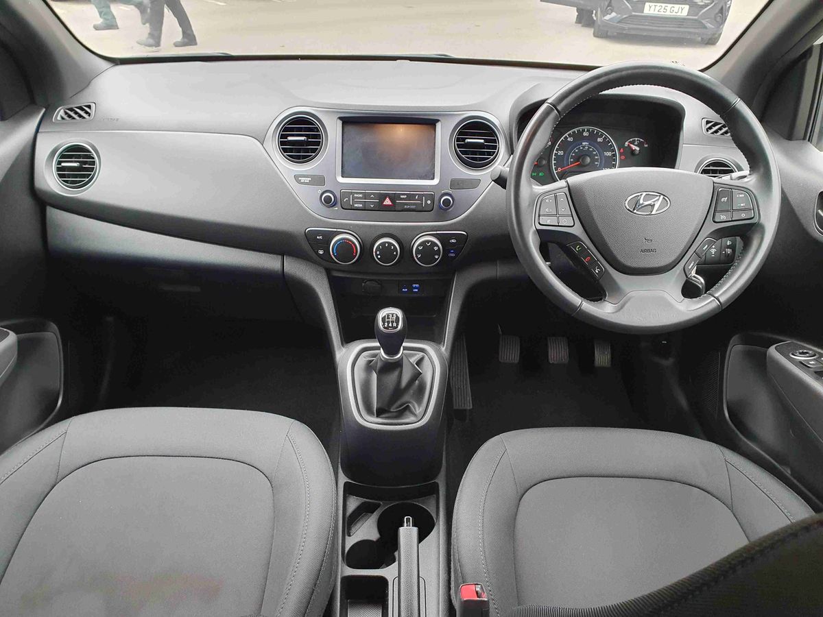 Used Hyundai i10 2018 for sale - 76289775: Photo 11