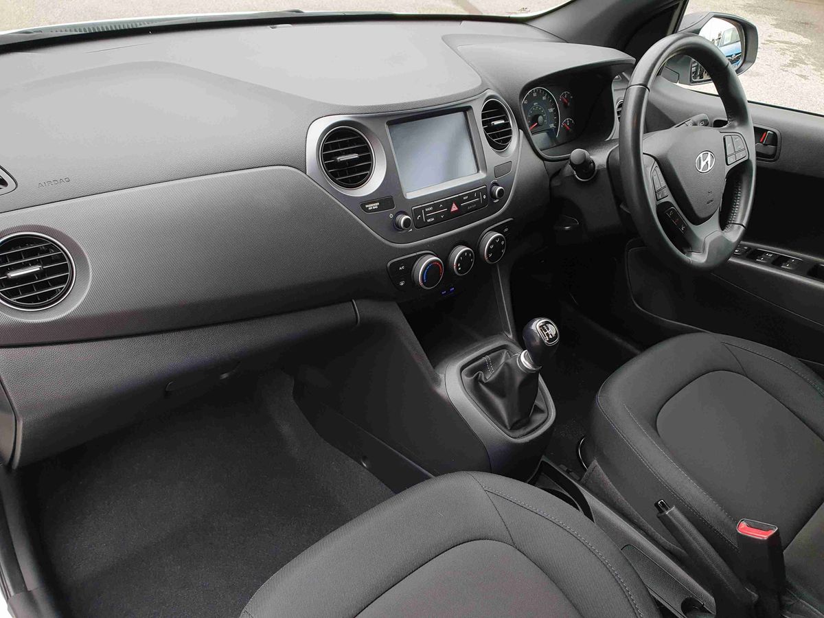 Used Hyundai i10 2018 for sale - 76289775: Photo 15