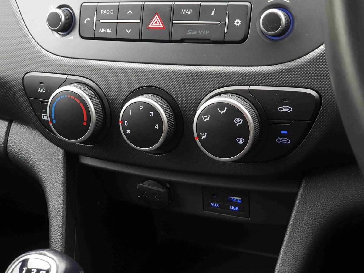 Used Hyundai i10 2018 for sale - 76289775: Photo 20