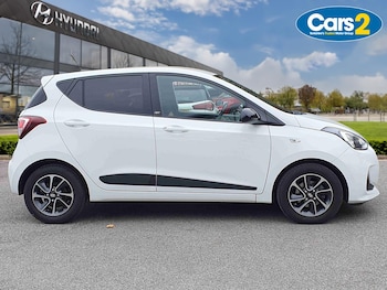 Used Hyundai i10 2018 for sale - 76289775: Photo
