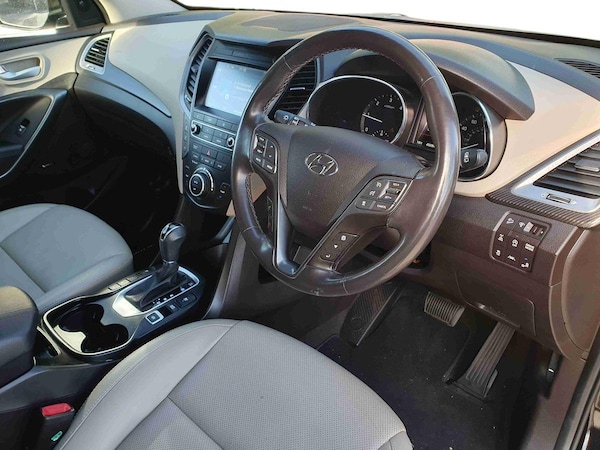 Used Hyundai Santa Fe 2017 for sale - 76208840: Photo 10