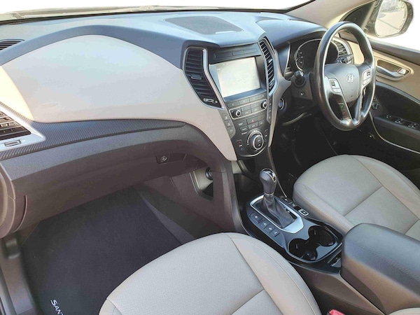 Used Hyundai Santa Fe 2017 for sale - 76208840: Photo 15