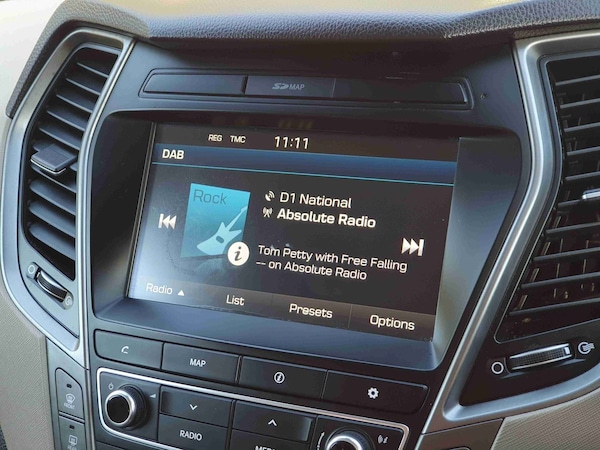 Used Hyundai Santa Fe 2017 for sale - 76208840: Photo 19