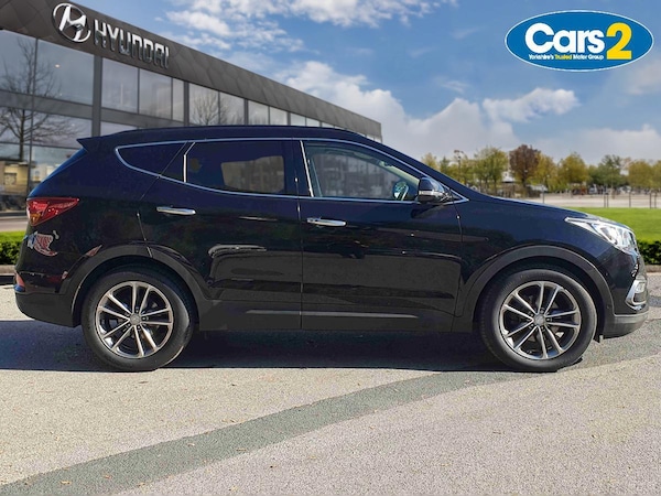 Used Hyundai Santa Fe 2017 for sale - 76208840: Photo 2