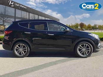 Used Hyundai Santa Fe 2017 for sale - 76208840: Photo 2