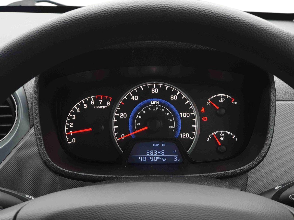 Used Hyundai i10 2017 for sale - 77442624: Photo 14