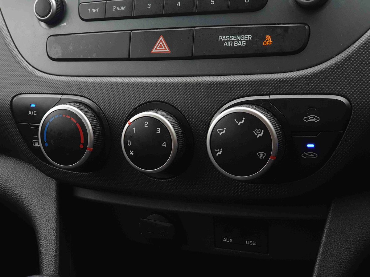 Used Hyundai i10 2017 for sale - 77442624: Photo 20