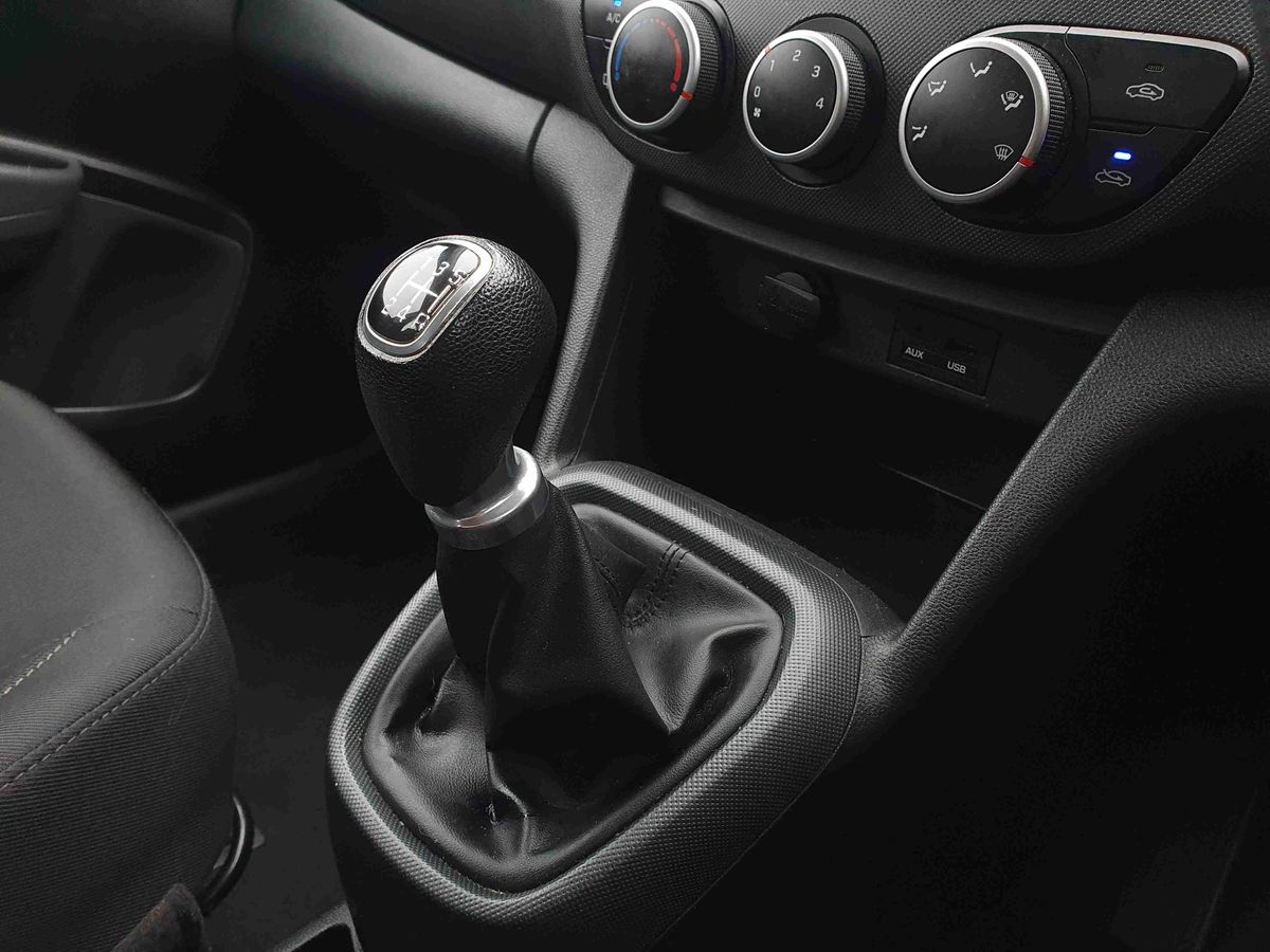 Used Hyundai i10 2017 for sale - 77442624: Photo 21