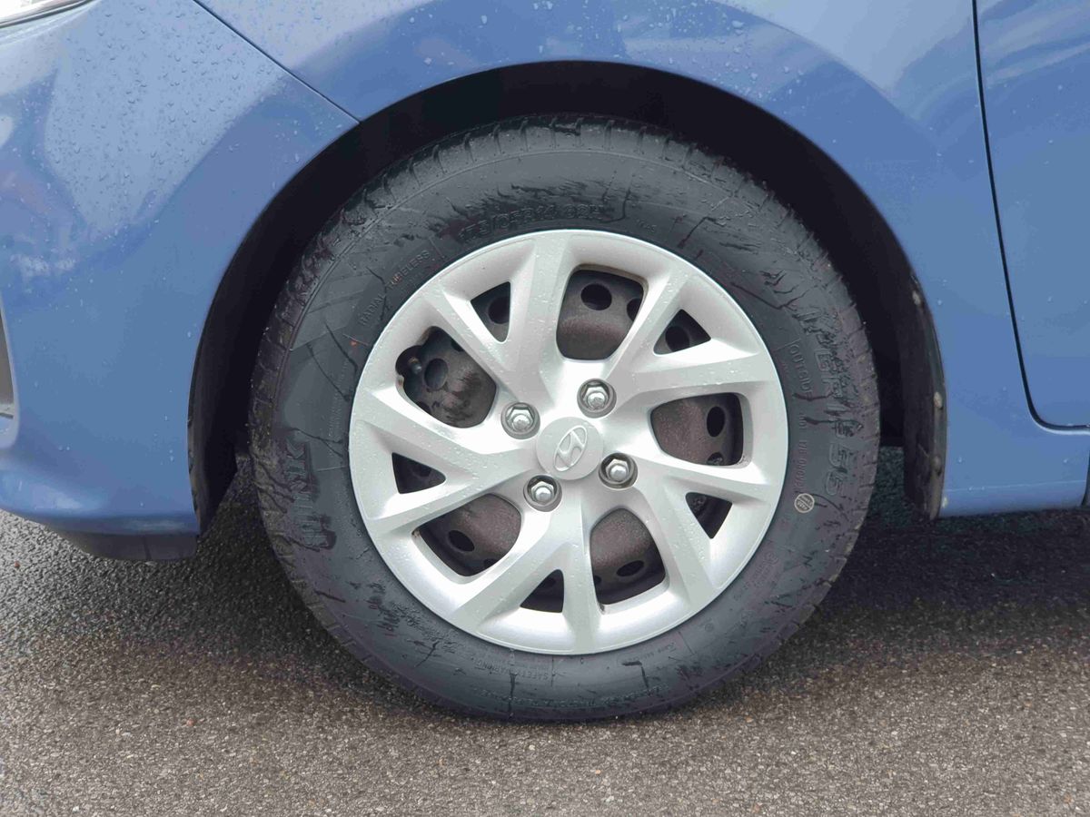 Used Hyundai i10 2017 for sale - 77442624: Photo 9